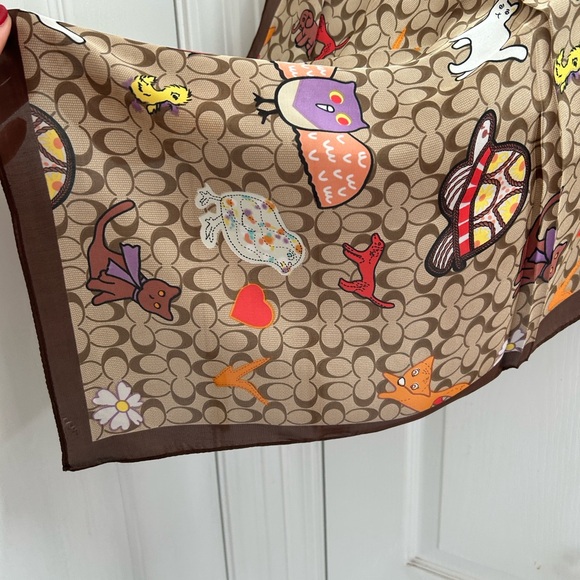 Colorful Patterned Scarf - Picture 2 of 3